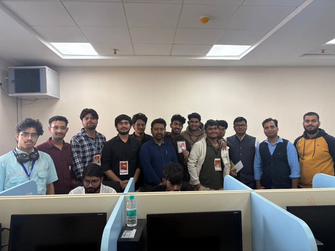 HackFest 2025 — Teams brainstorming